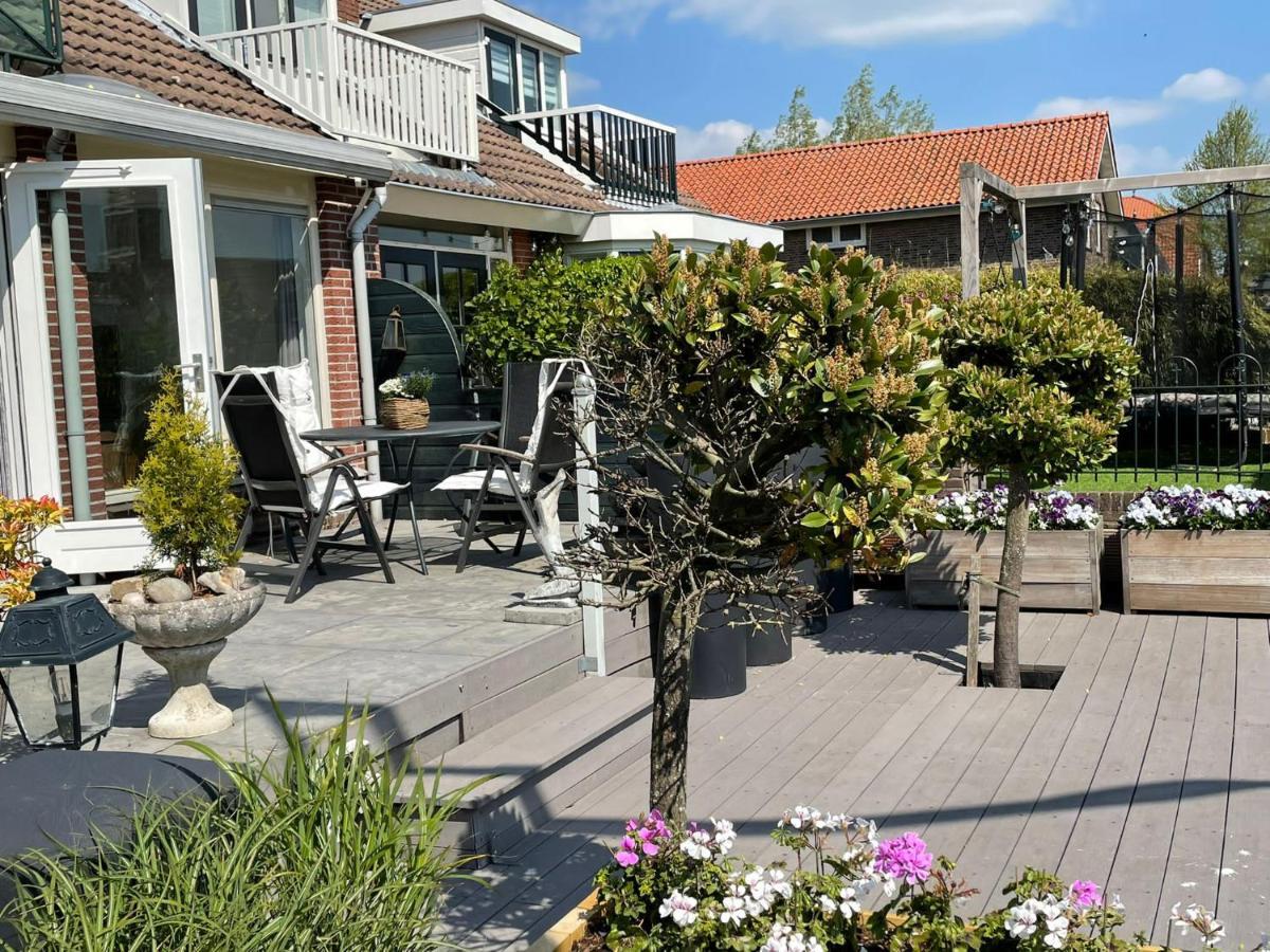 Guesthouse Bednboot Met Terras Aan Het Water Rijpwetering Luaran gambar