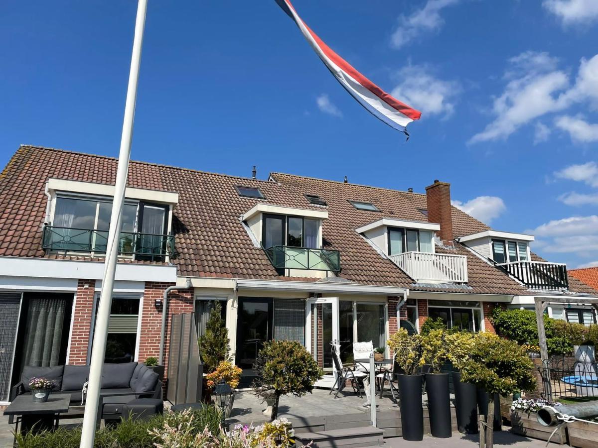 Guesthouse Bednboot Met Terras Aan Het Water Rijpwetering Luaran gambar