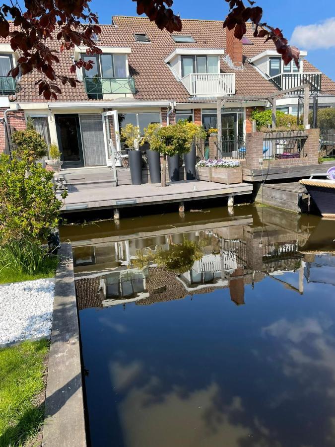 Guesthouse Bednboot Met Terras Aan Het Water Rijpwetering Luaran gambar