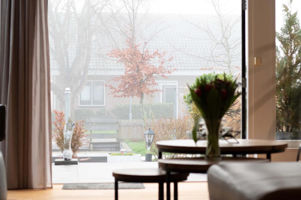 Guesthouse Bednboot Met Terras Aan Het Water Rijpwetering Luaran gambar