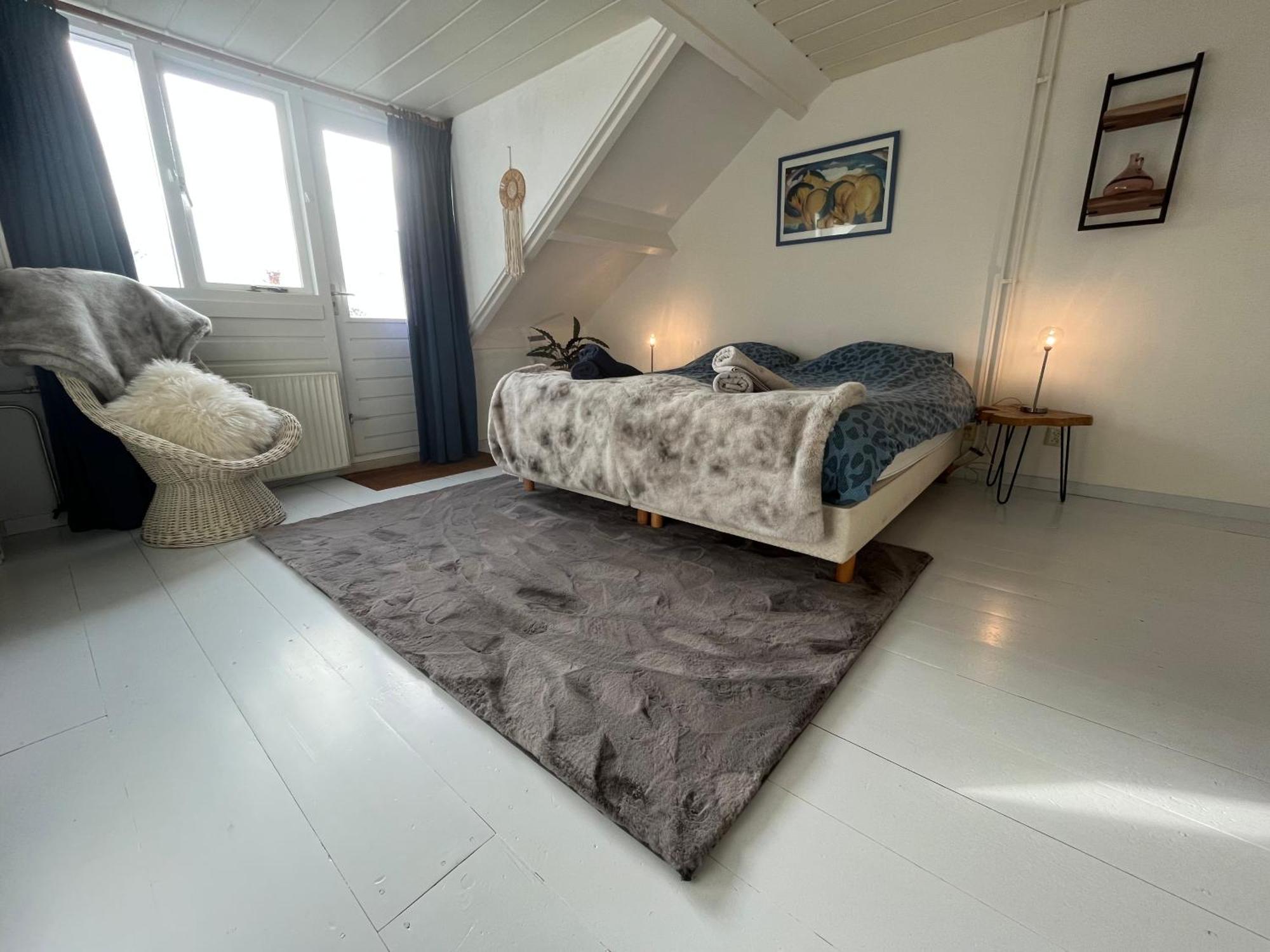Guesthouse Bednboot Met Terras Aan Het Water Rijpwetering Luaran gambar